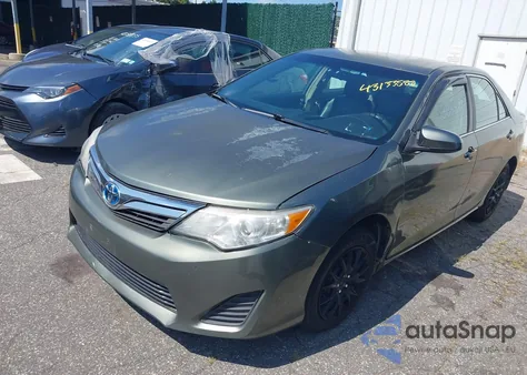 2014 Toyota Camry Hybrid Le z USA, uszkodzony, nr VIN 4T1BD1FK2EU102603